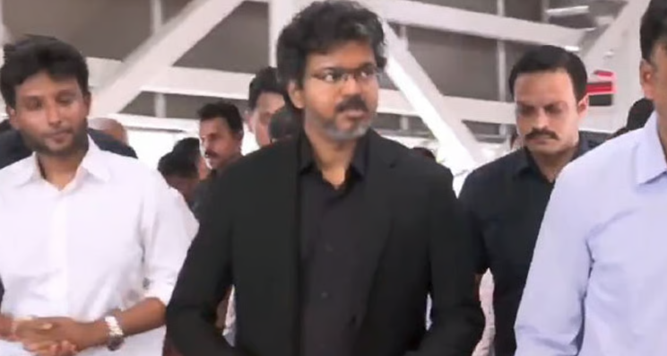 சென்னை புழல் சிறையில் முதல்வர் விஜய் திடீர் ஆய்வு: பாதுகாப்பு, அடிப்படை வசதிகள் குறித்து நேரில் ஆய்வு!